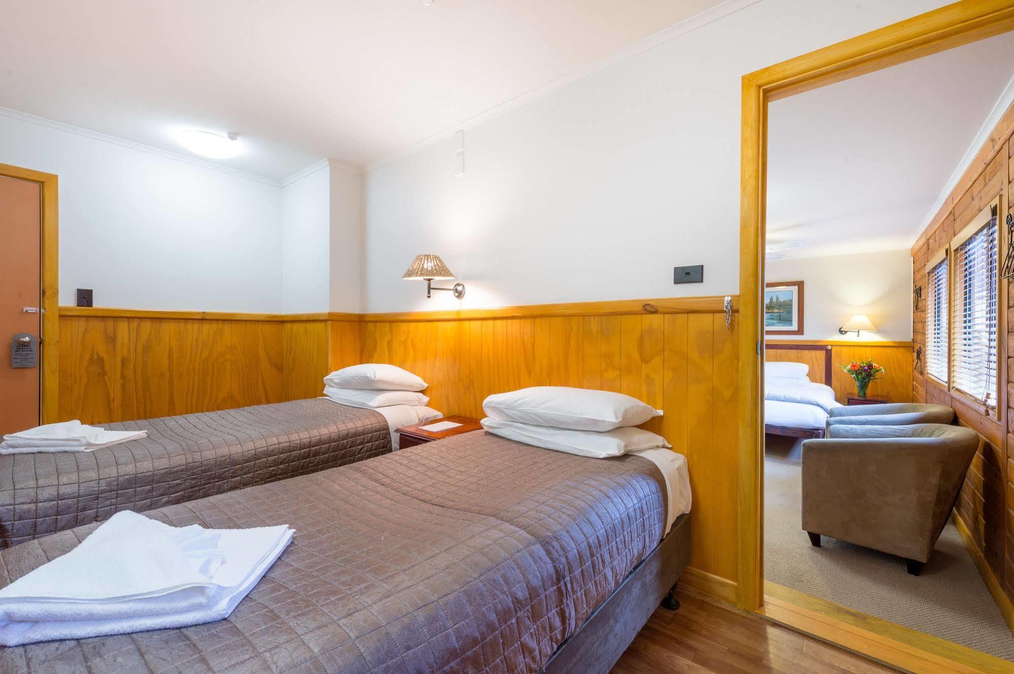 Lakefront Lodge Lago Taupo Esterno foto